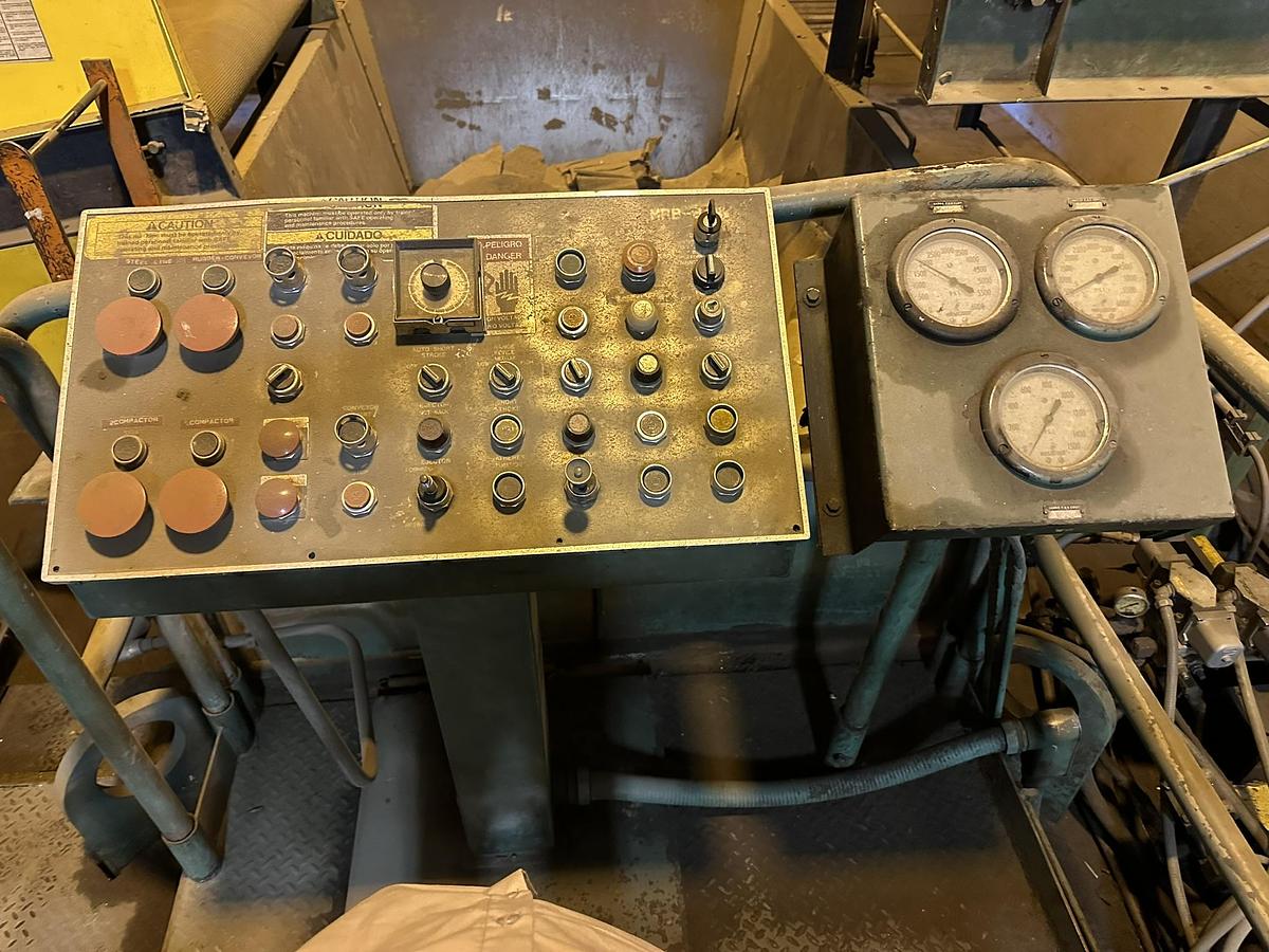 Refurbished Harris HRB-8/NF Two-Ram Baler