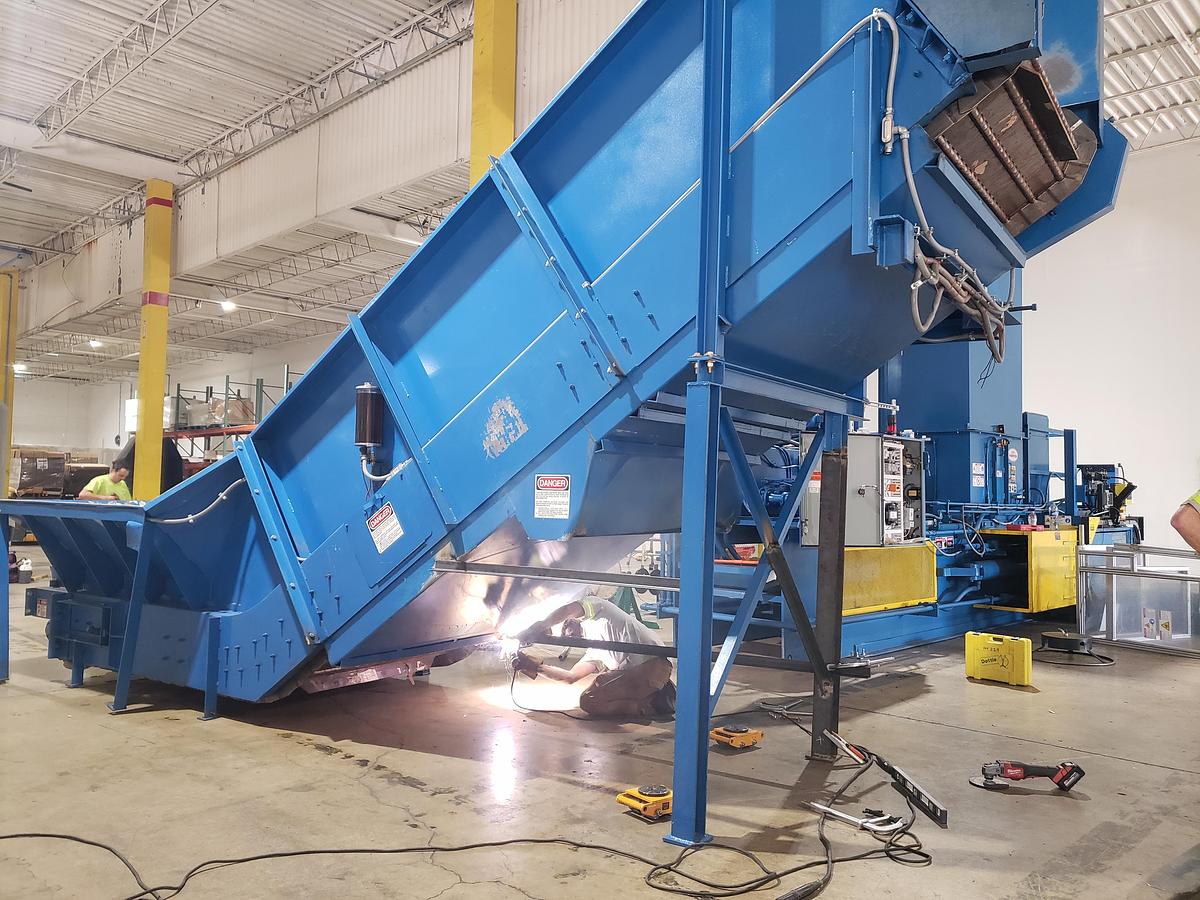 Used Mayfran 72" HINGED BELT INFEED CONVEYOR