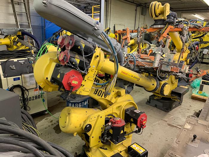 Used FANUC R2000iB/125L 6 AXIS CNC ROBOT WITH R30iA CONTROLLER