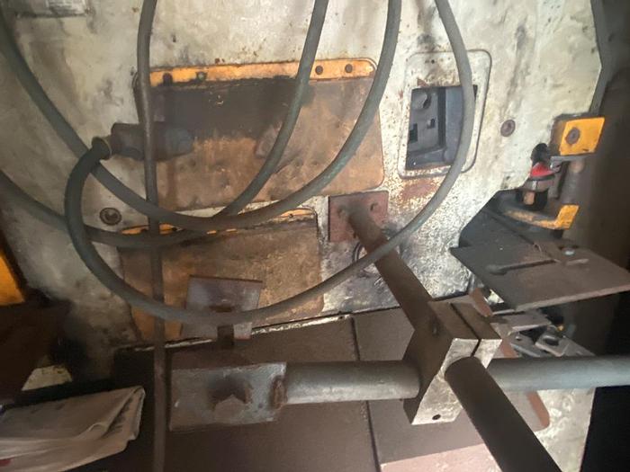 Used 2007 Sahinler HKM 60 Single Phase Ironworker