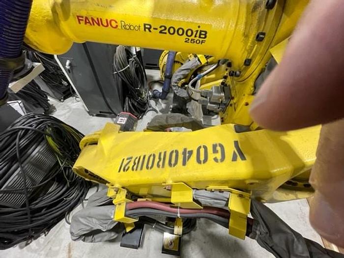 Used FANUC R-2000iB/250F 6 AXIS ROBOT WITH FANUC R30iB CONTROLLER