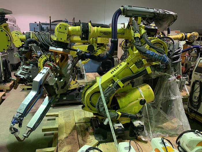 Used FANUC R2000iB/210F 210KG X 2655MM REACH 6 AXIS CNC ROBOT W/R30iA CONTROLS WITH ARO SERVO GUN
