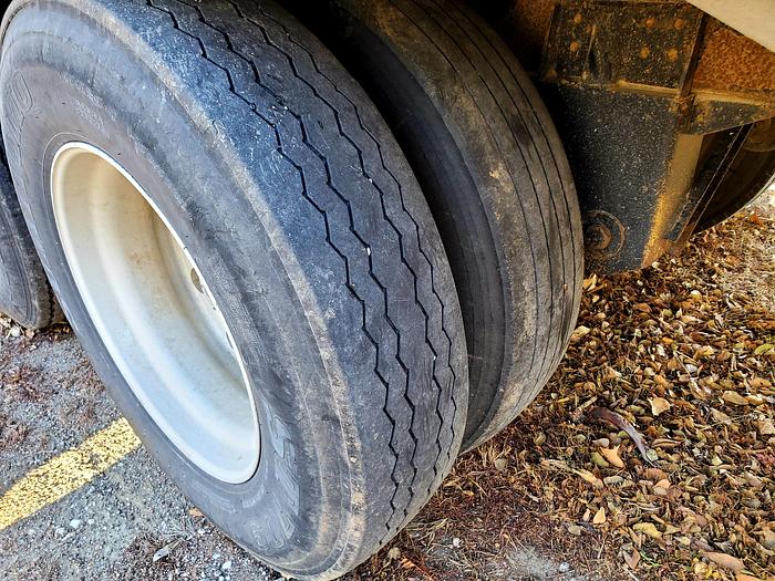 Used 2011 Wilson DWH500 PaceSetter Hopper Trailer