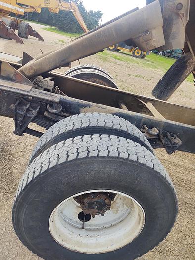 Used 2001 INTERNATIONAL 4700