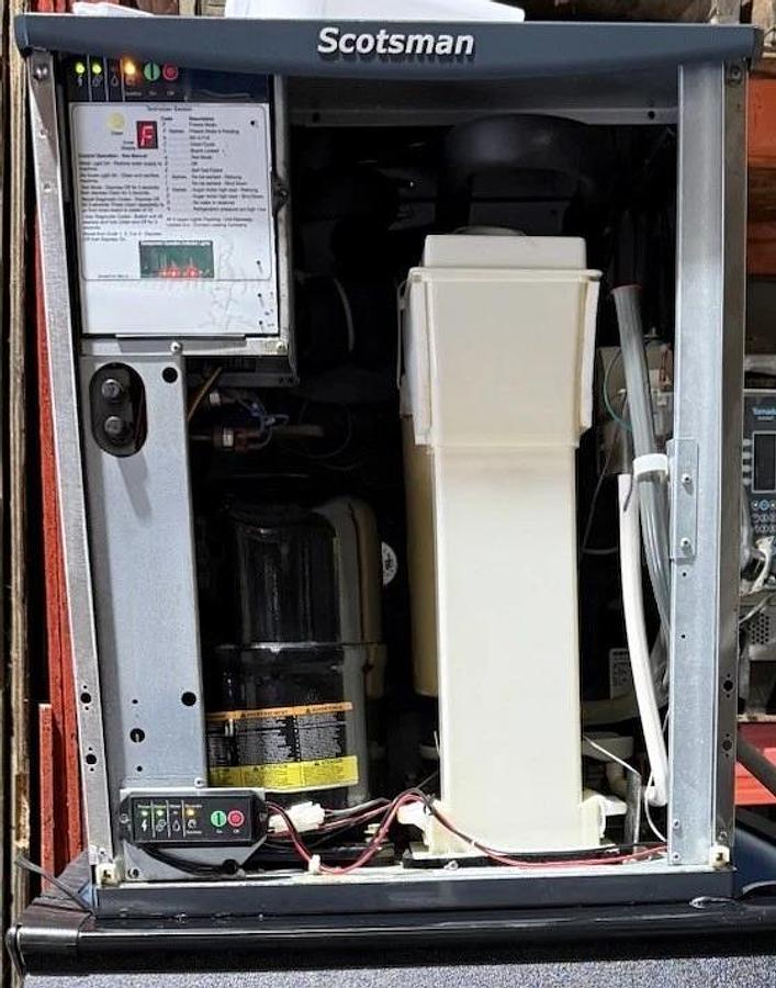 Used Scotsman F1522A-32 Flaker, Flake Ice Maker 1500lb Ice Machine Air Cooled 208V, 1Phase