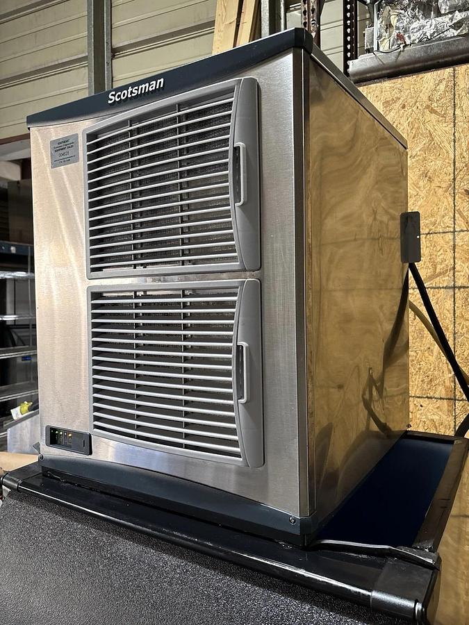 Used Scotsman F1522A-32 Flaker, Flake Ice Maker 1500lb Ice Machine Air Cooled 208V, 1Phase
