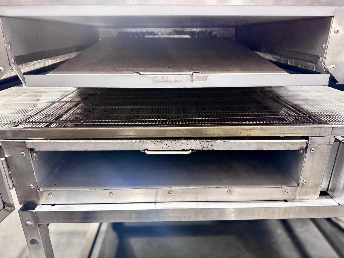 Used Lincoln Impinger II - 1130 Conveyor Pizza Oven, 208V, 1 Phase, TESTED & LIKE NEW!