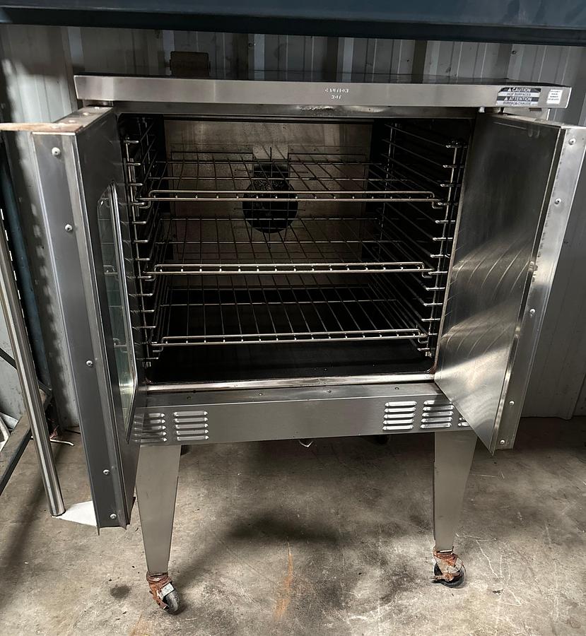 Used GARLAND SINGLE DECK CONVECTION OVEN- NATURAL GAS -SCO-GS-10S - TESTED