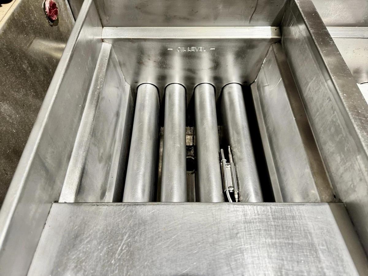 Used Pitco SSHLV14 Supreme ROV Gas High-Efficiency 3-Vat Fryer System w/ Filtration