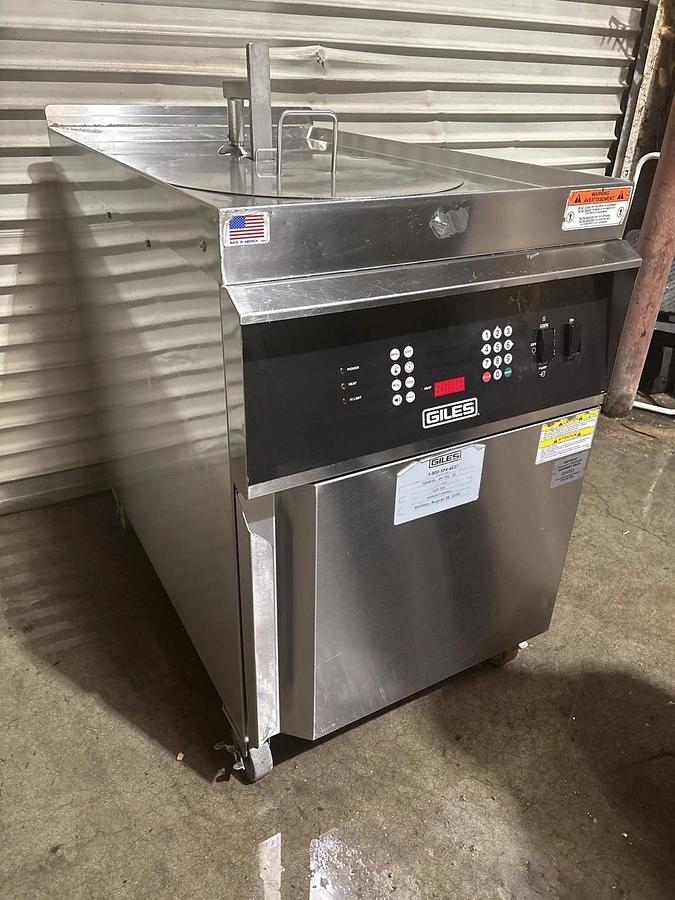 Used 2022' Giles GEF-720 Electric Fryer, 75 lb. w/ Basket Lift & Filtration System!