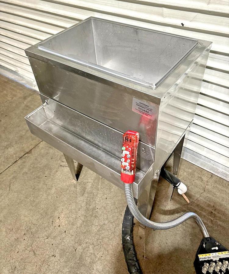 Used Ice Well 15" x 22" w/ 8 Circuit, Post Mix Cold Plate, Soda Gun, and Speed Rail