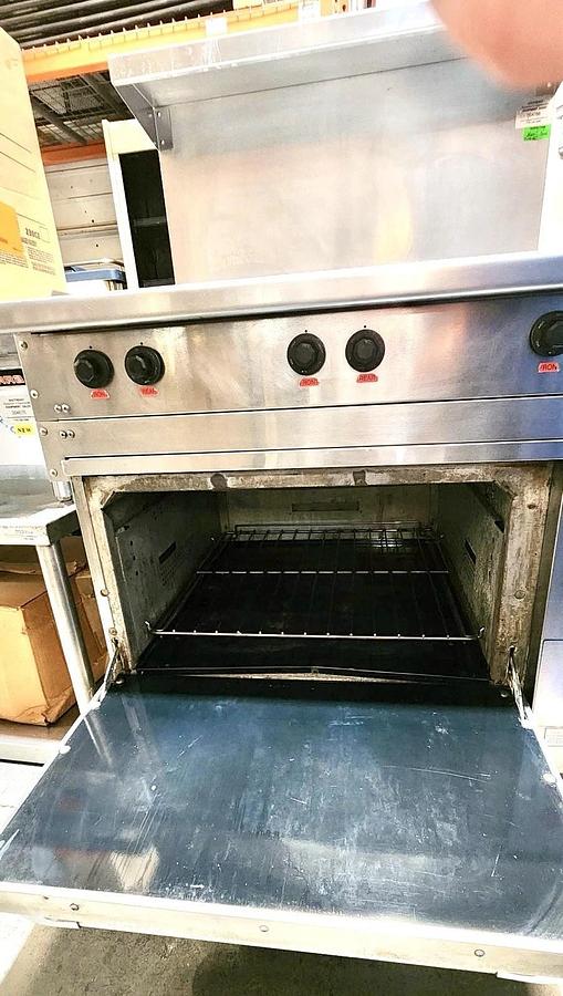 Used Vulcan EV36S-6FP208 36" Electric Range w/ 6 French Hot Plates, 208v/1Ph