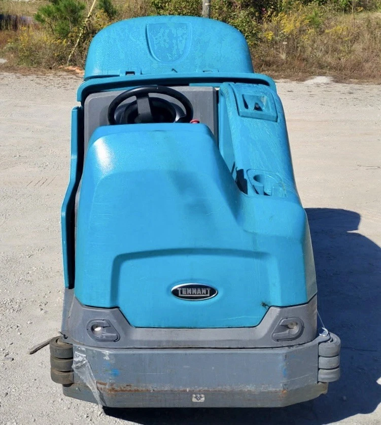 Used Tennant T17 ec H2O Battery-Powered Ride-On Floor Scrubber, 40" Cleaning Path