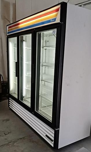 Used True Freezer GDM-72F 3-Section 78" Swing Glass Door Freezer Merchandiser