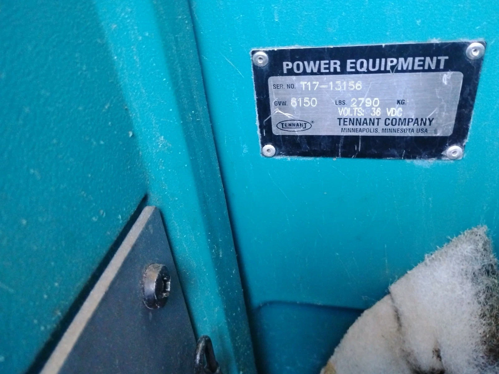 Used Tennant T17 ec H2O Battery-Powered Ride-On Floor Scrubber, 40" Cleaning Path
