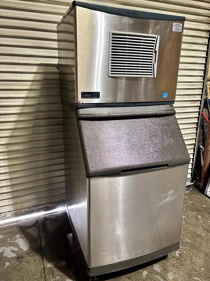 Used Scotsman C0330MA-1 30" Prodigy Plus Air-Cooled Cube Ice Machine, 400 lbs/Day