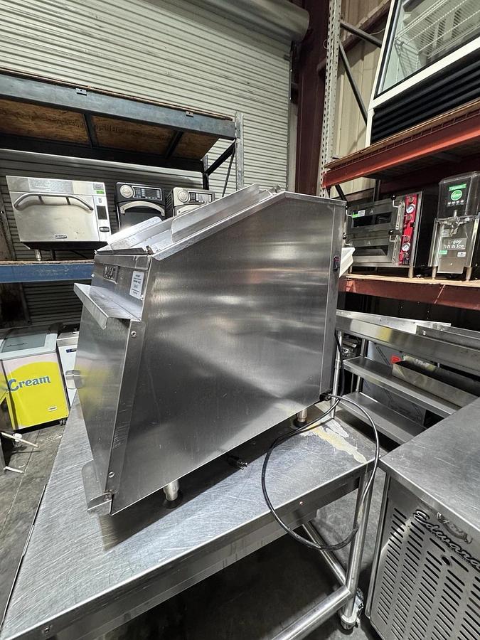 Used Vulcan VCW26 26 Gallon First-In First-Out Chip Warmer, Top Load Style - 1500W