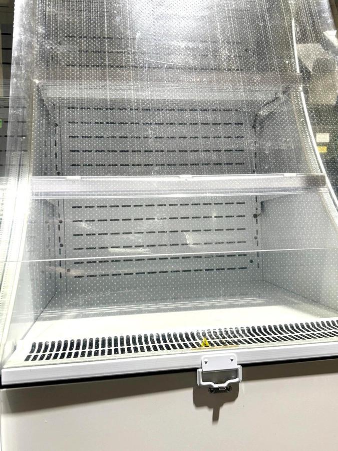 Used 28" White Vertical Grab-N-Go Merchandiser w/ Air Curtain - 115V