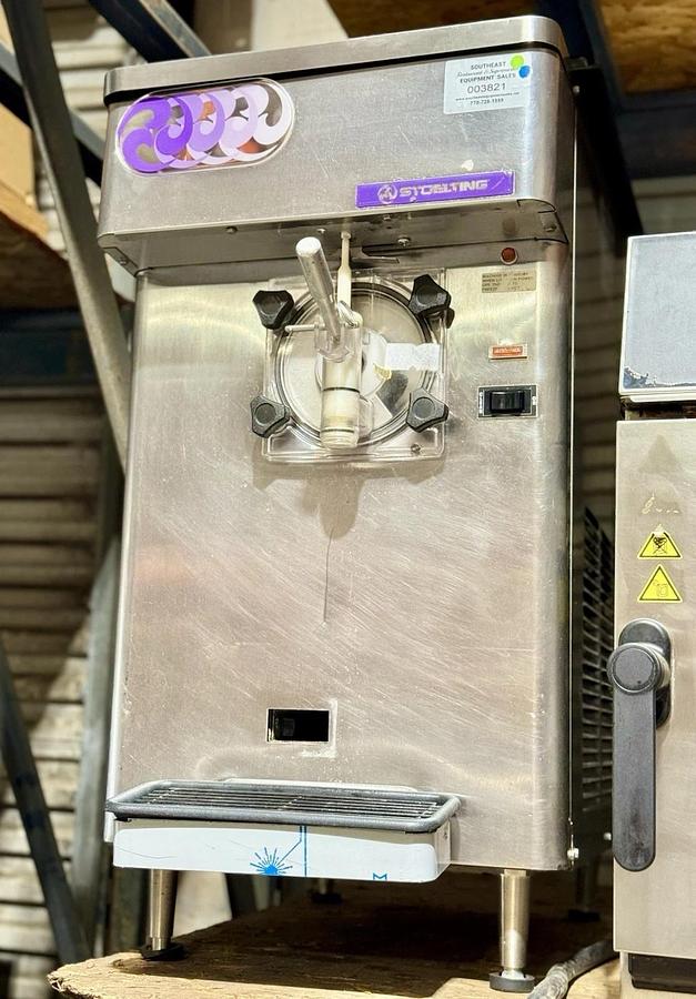 Used Stoelting F112 Frozen Beverage, Shake, Slush, Margarita Machine. 208/240V, 1PH