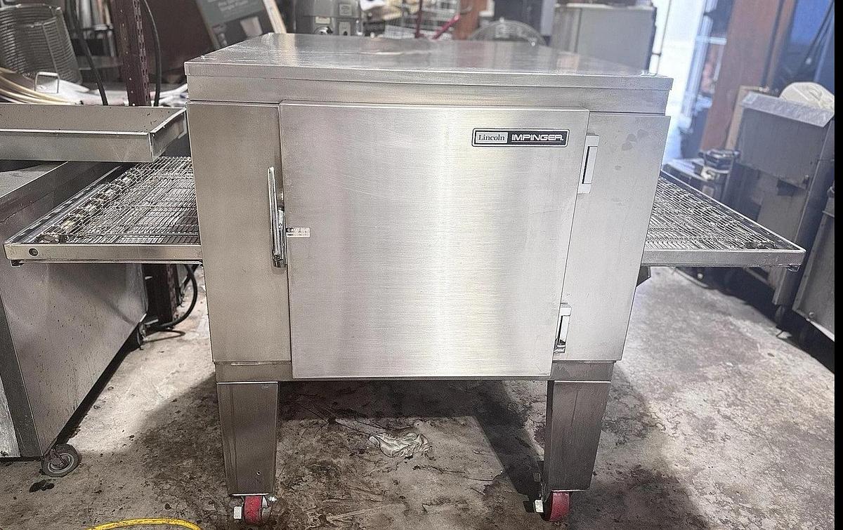 Used Lincoln Impinger 1450 Single Deck Gas Fired Conveyor Pizza Oven 78"