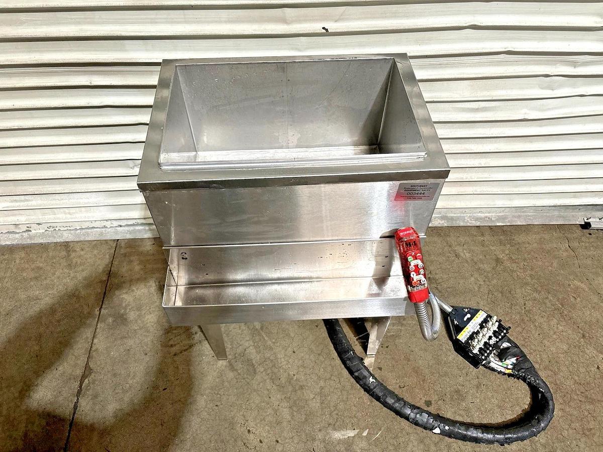 Used Ice Well 15" x 22" w/ 8 Circuit, Post Mix Cold Plate, Soda Gun, and Speed Rail