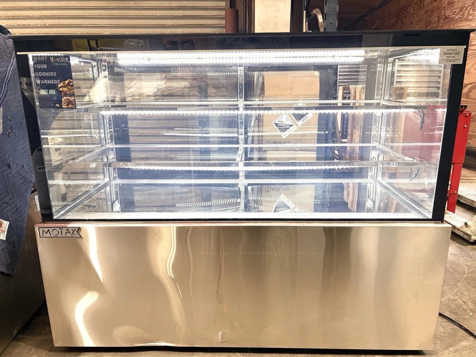 Used MoTak MCD59-2X Refrigerated Straight Glass Bakery Display Case - 59” Floor Case