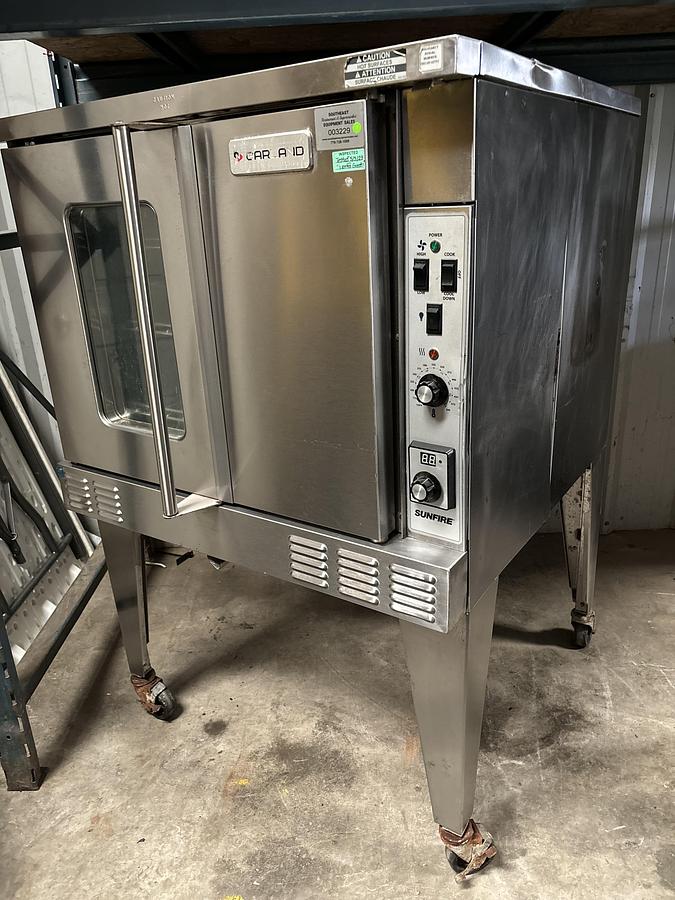 Used GARLAND SINGLE DECK CONVECTION OVEN- NATURAL GAS -SCO-GS-10S - TESTED