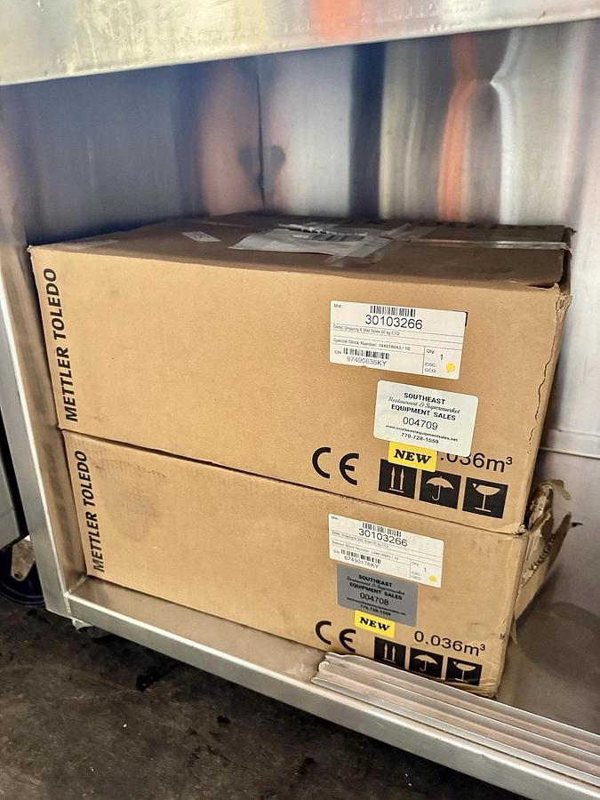 Mettler-Toledo™ BC60 Parcel Scale - 150 lbs x .05 lb, 60 kg, New