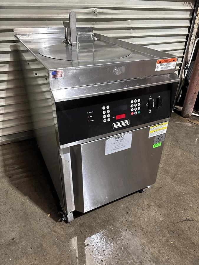 Used 2022' Giles GEF-720 Electric Fryer, 75 lb. w/ Basket Lift & Filtration System!