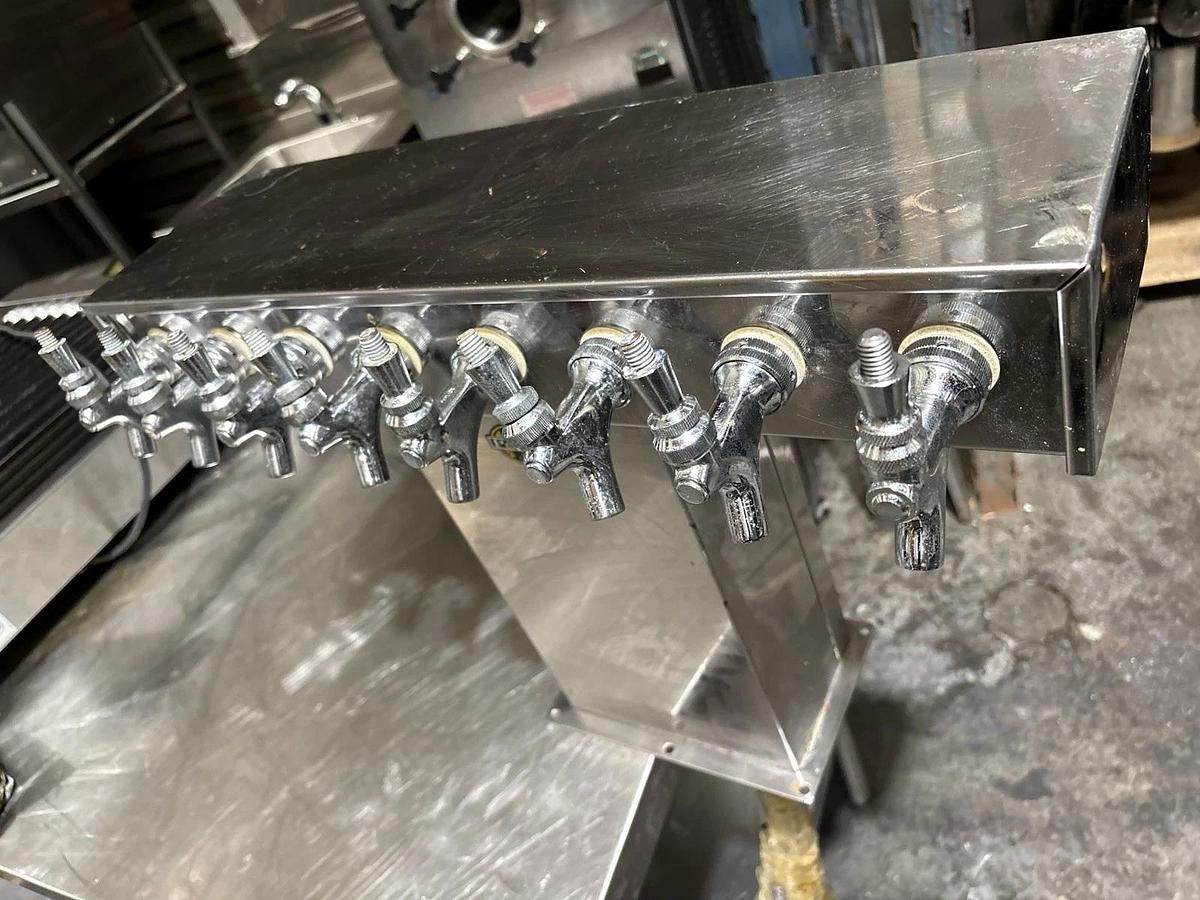 Used Perlick TT8SS Draft Beer Tower 8 Faucets Stainless Steel Made In USA