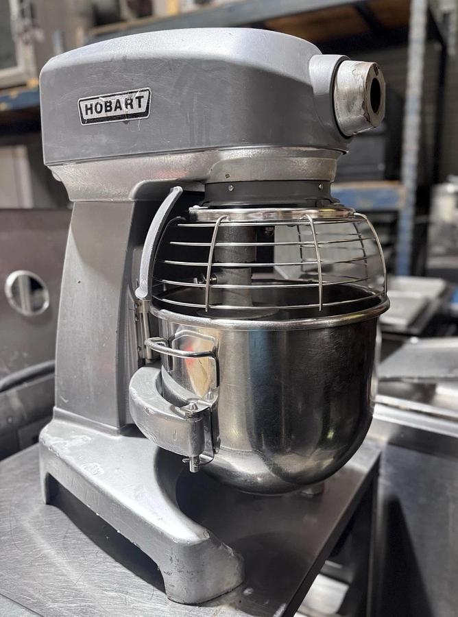 Used Hobart HL200 20Qt Legacy Mixer, Bowl, Guard, and 1 Attachment. NICE! 