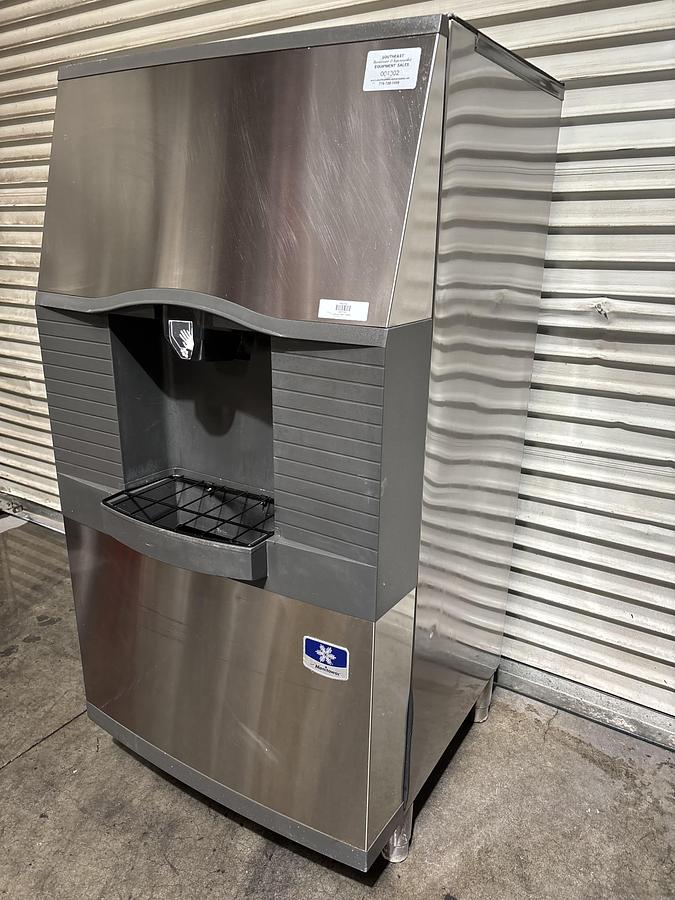 Used Manitowoc Hotel Style Ice Dispenser in Great Working Condition. 180 Lbs. 115 V