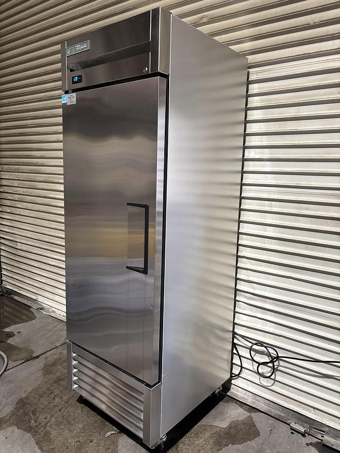 Used True T-23F-HC 27" Stainless Steel One Section Reach In Freezer w/ Casters, 115 V