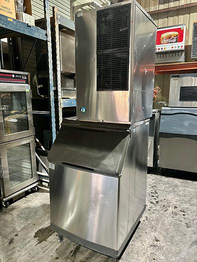 Used Hoshizaki KM-650MAH, 650 Lb. Crescent Cuber Icemaker, Air-cooled
