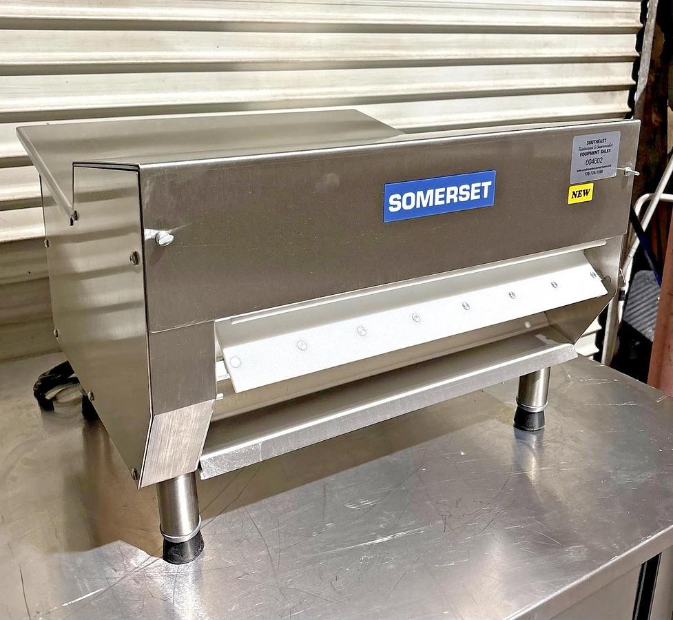 New Somerset CDR-500 Countertop Single Pass Dough Sheeter, 20" Synthetic Rollers