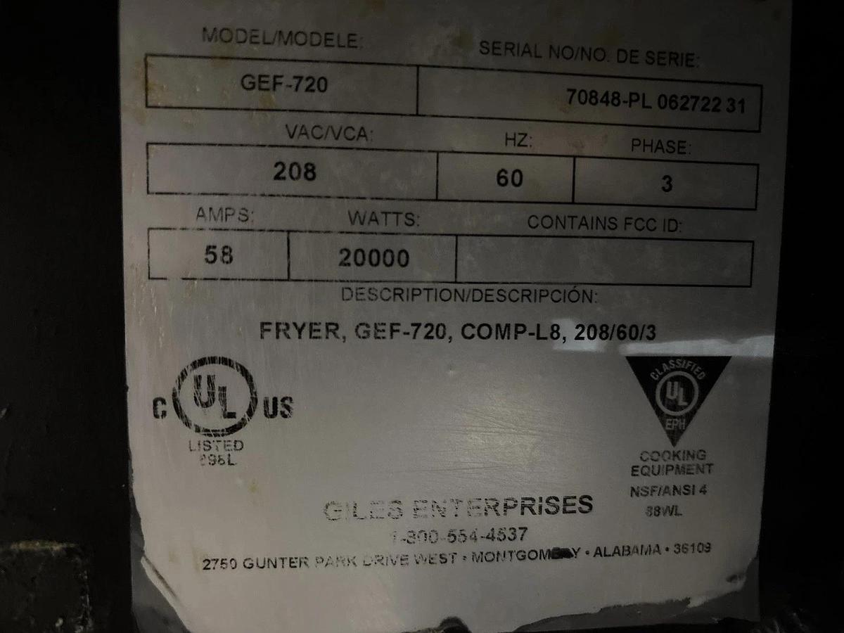 Used 2022' Giles GEF-720 Electric Fryer, 75 lb. w/ Basket Lift & Filtration System!