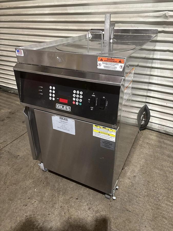 Used 2022' Giles GEF-720 Electric Fryer, 75 lb. w/ Basket Lift & Filtration System!