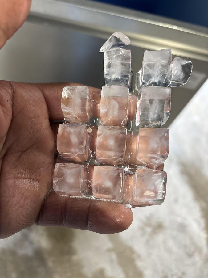 Used Osion OCM-500 30" Air Cooled Cube Ice Machine 500 lbs/24 hours w/ Bin, 115V