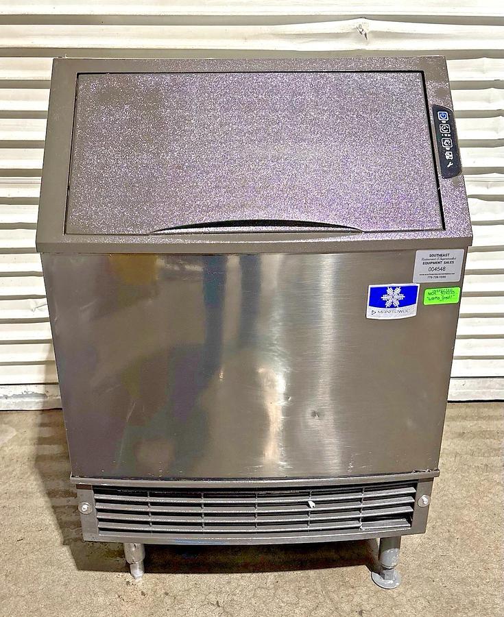 Used Manitowoc UDF0140A-161B 135 Lb. NEO Series, Undercounter Ice Machine, Dice Cube
