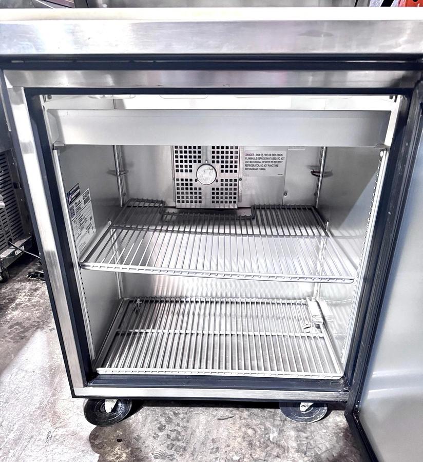 Used 2019 True TSSU-27-08-HC 27" 8-Pan One Door Sandwich/Salad Unit with Sneeze Guard