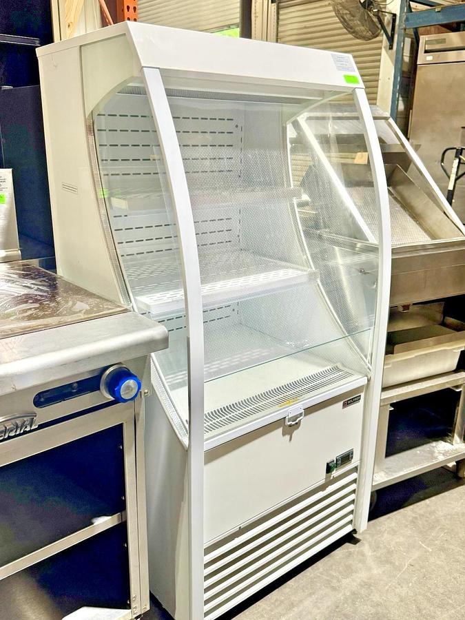 Used 28" White Vertical Grab-N-Go Merchandiser w/ Air Curtain - 115V