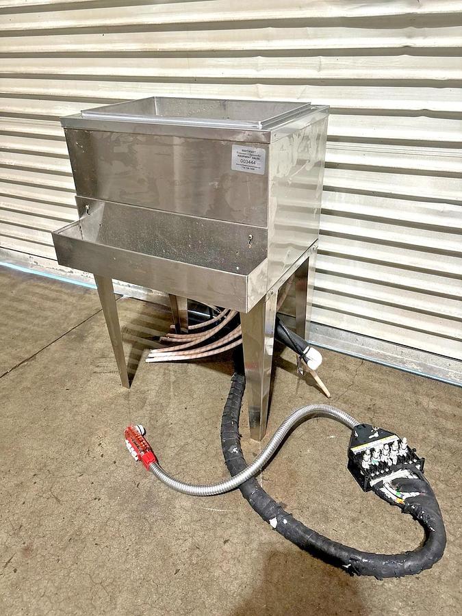 Used Ice Well 15" x 22" w/ 8 Circuit, Post Mix Cold Plate, Soda Gun, and Speed Rail