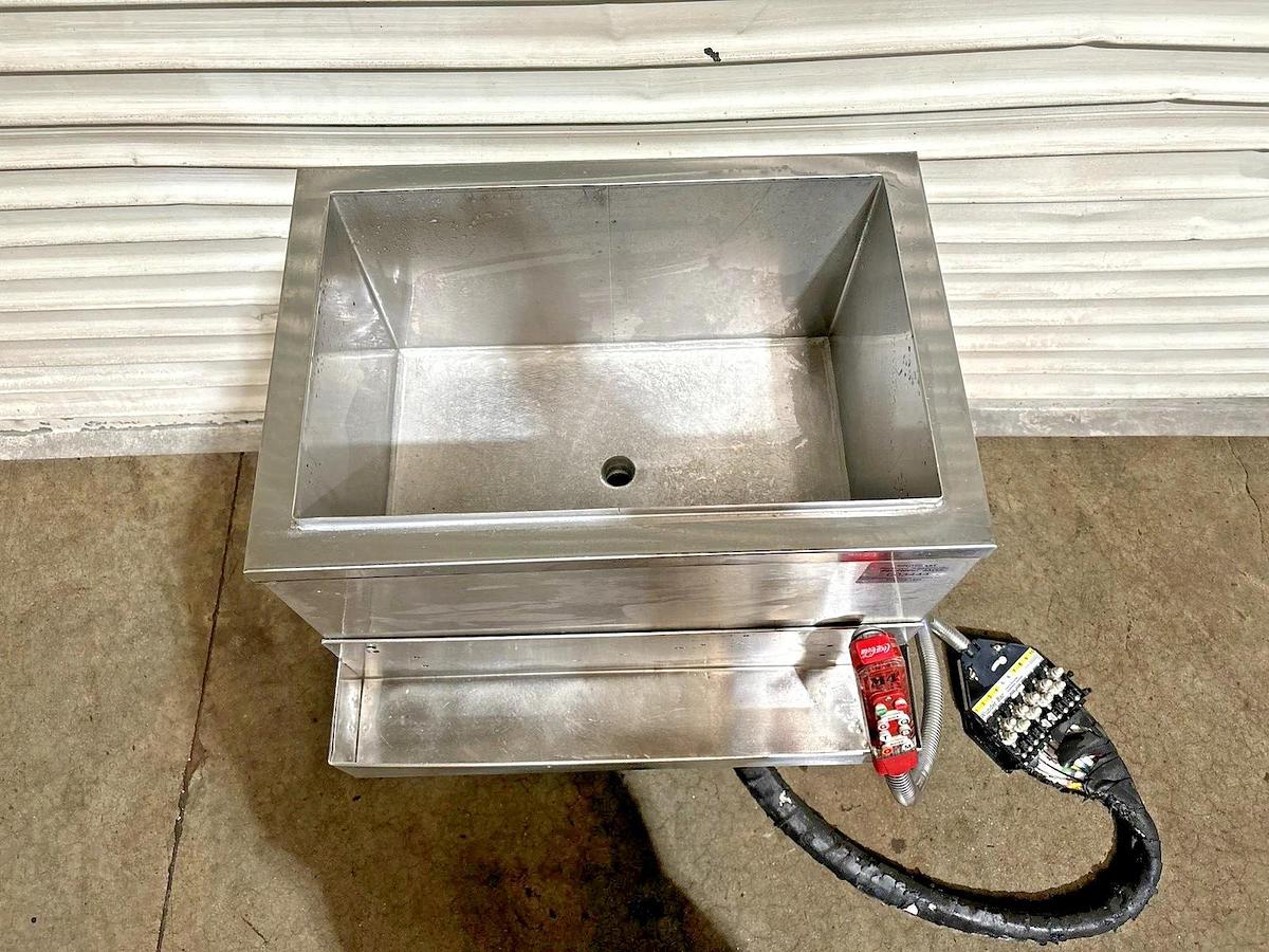 Used Ice Well 15" x 22" w/ 8 Circuit, Post Mix Cold Plate, Soda Gun, and Speed Rail