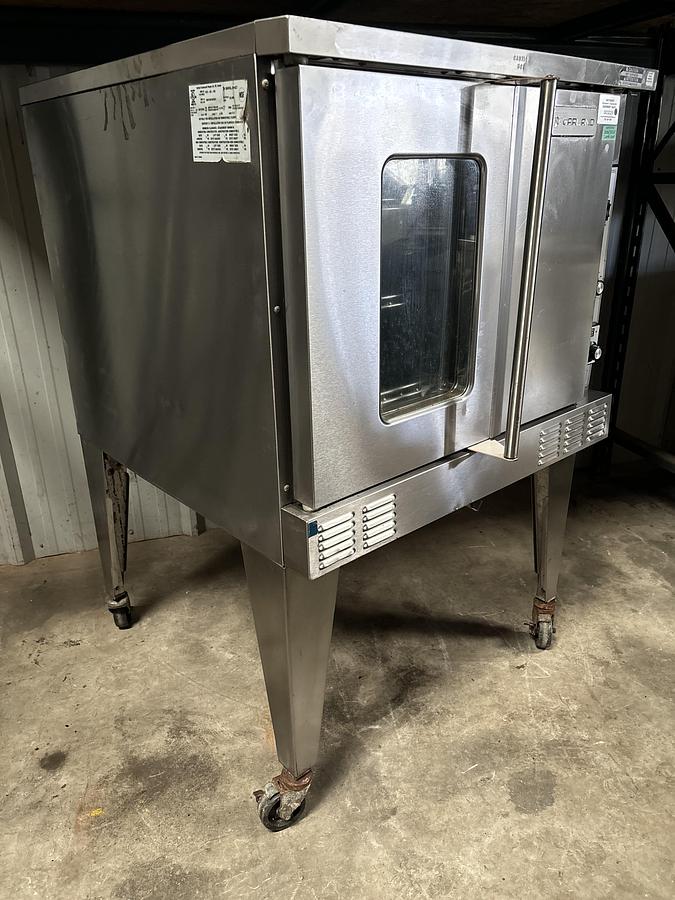 Used GARLAND SINGLE DECK CONVECTION OVEN- NATURAL GAS -SCO-GS-10S - TESTED