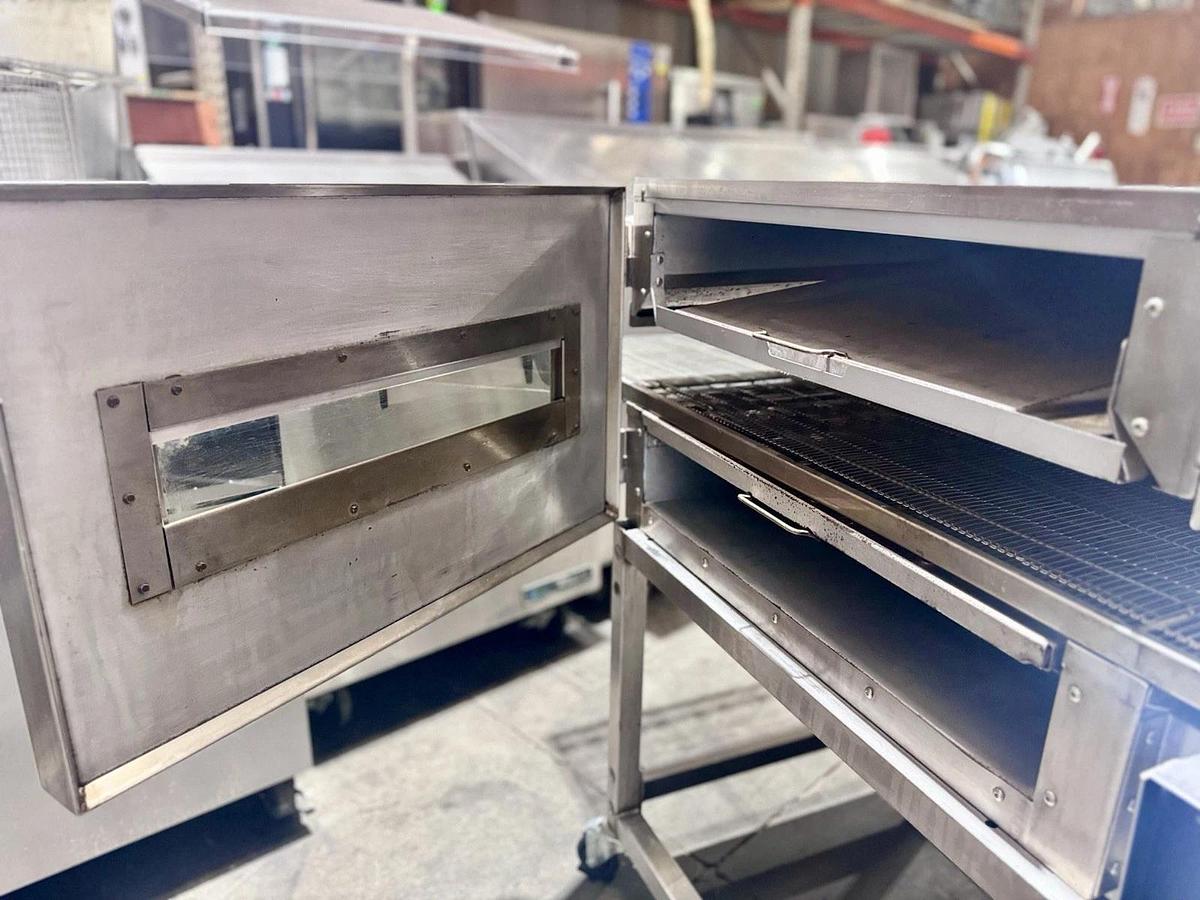 Used Lincoln Impinger II - 1130 Conveyor Pizza Oven, 208V, 1 Phase, TESTED & LIKE NEW!