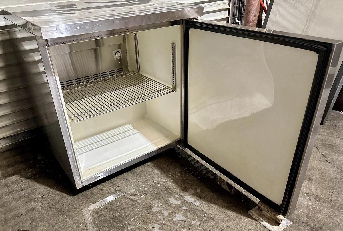 Used Turbo Air TUR-28SD 28" S/S Under Counter Refrigerator ~ Great Condition