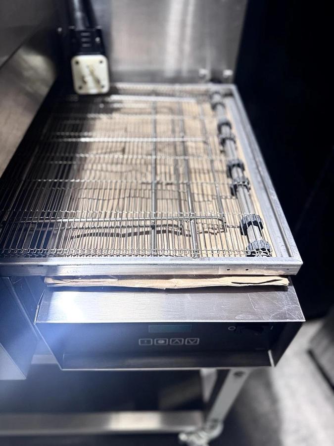 Used Lincoln Impinger II - 1130 Conveyor Pizza Oven, 208V, 1 Phase, TESTED & LIKE NEW!