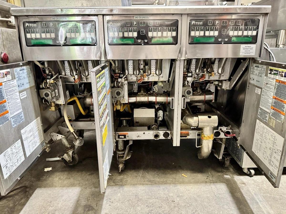 Used Pitco SSHLV14 Supreme ROV Gas High-Efficiency 3-Vat Fryer System w/ Filtration