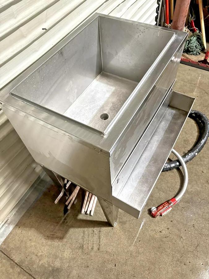 Used Ice Well 15" x 22" w/ 8 Circuit, Post Mix Cold Plate, Soda Gun, and Speed Rail