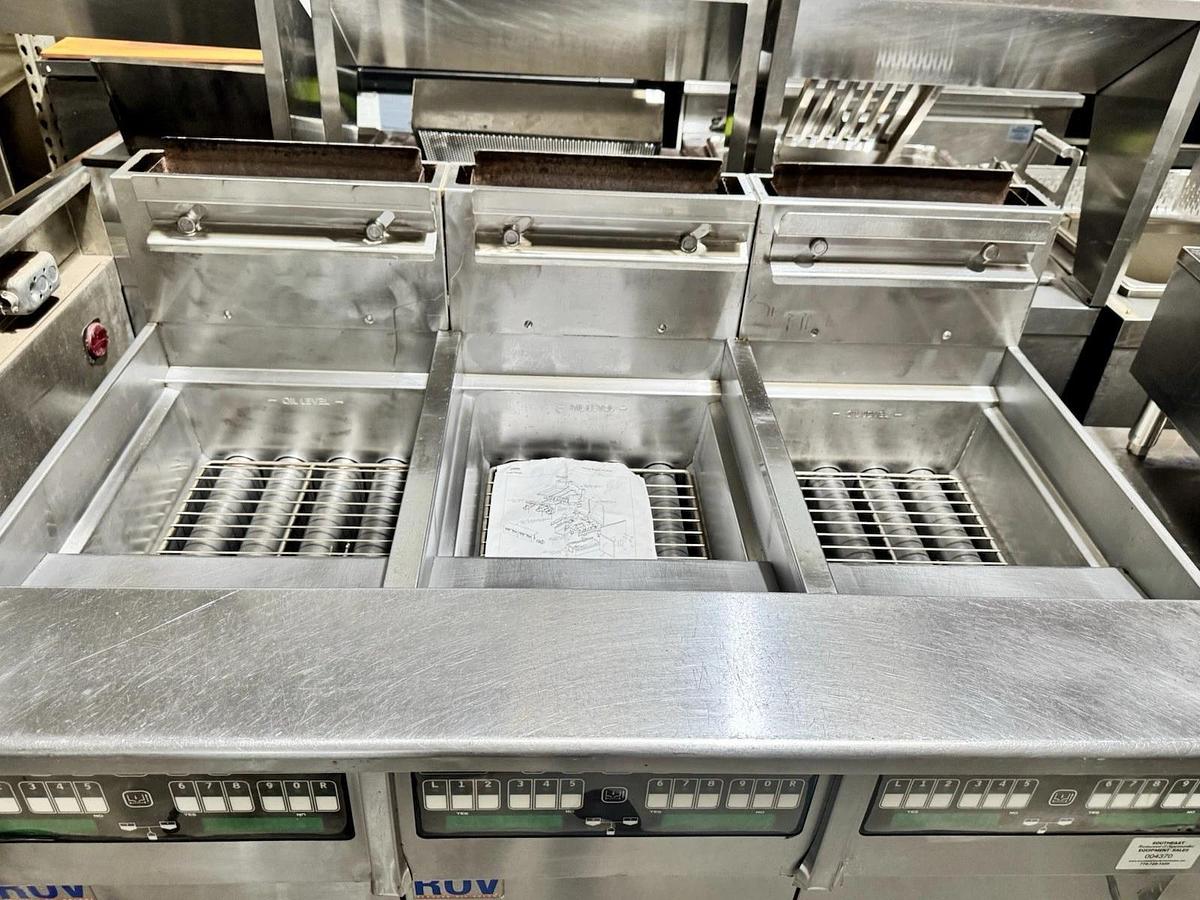 Used Pitco SSHLV14 Supreme ROV Gas High-Efficiency 3-Vat Fryer System w/ Filtration